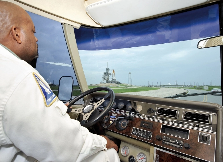 PC 6/2017: W drodze w kosmos i z kosmosu